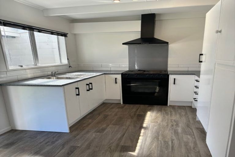 Photo of property in 2/21 Takanini Road, Takanini, 2112