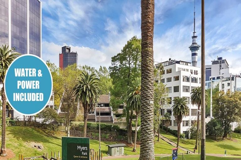 Photo of property in 26 Crompton Road, Massey, Auckland, 0614