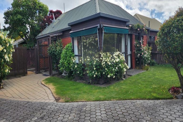 Photo of property in 29 Solway Avenue, Ilam, Christchurch, 8041