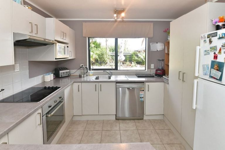 Photo of property in 118 Florence Avenue, Orewa, 0931