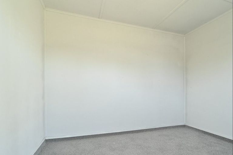Photo of property in 301 Ruru Place, Camberley, Hastings, 4120