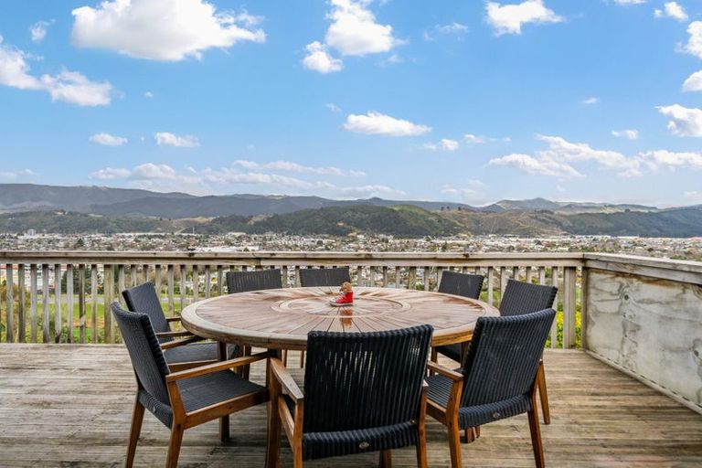 Photo of property in 13a Riverstone Drive, Riverstone Terraces, Upper Hutt, 5018