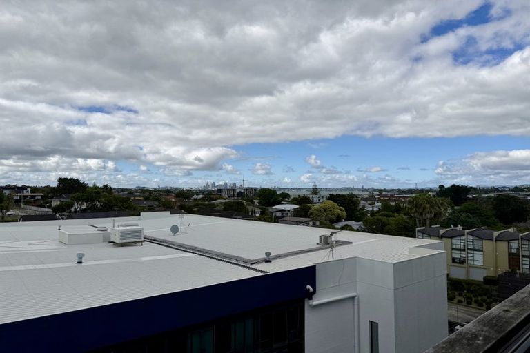 Photo of property in Maison Apartments, 302/16 Huron Street, Takapuna, Auckland, 0622