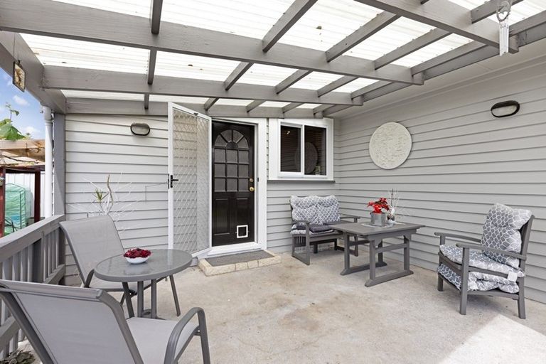 Photo of property in 56 Meeanee Road, Taradale, Napier, 4112