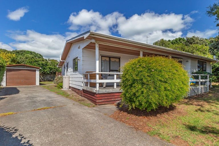 Photo of property in 39 Koromiko Street, Otaki Beach, Otaki, 5512