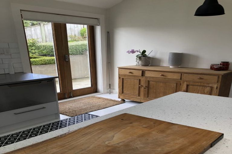 Photo of property in 17 Tanera Crescent, Brooklyn, Wellington, 6021