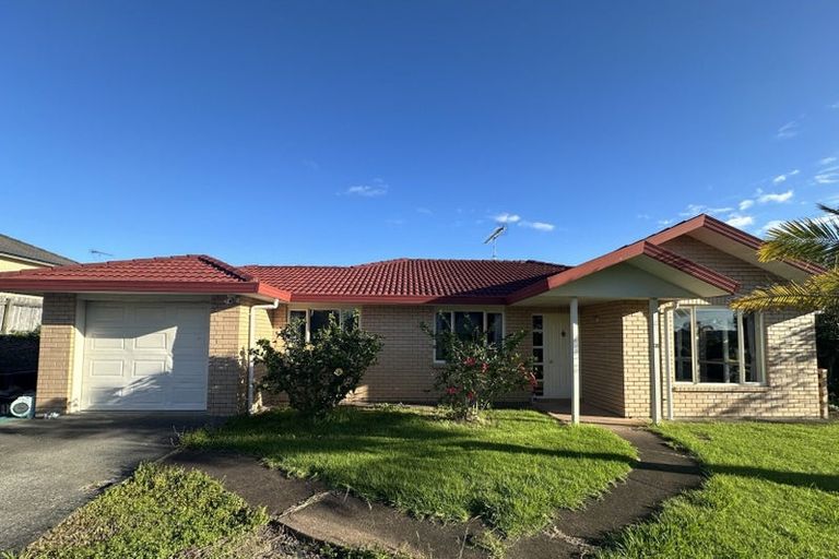 Photo of property in 38 Matija Place, Red Beach, 0932