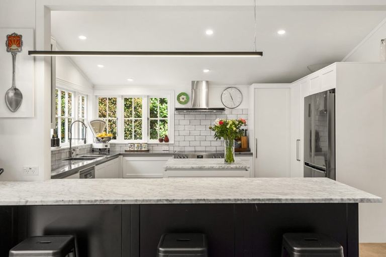 Photo of property in 1/12a Moore Street, Hillcrest, Auckland, 0627