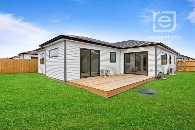Photo of property in 4 Parton Road, Pukekohe, 2120