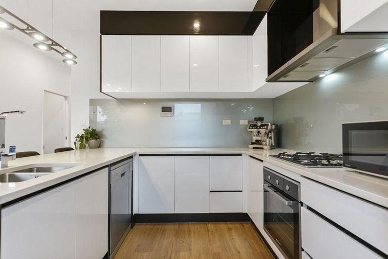 Photo of property in 74b Mckenzie Road, Mangere Bridge, Auckland, 2022