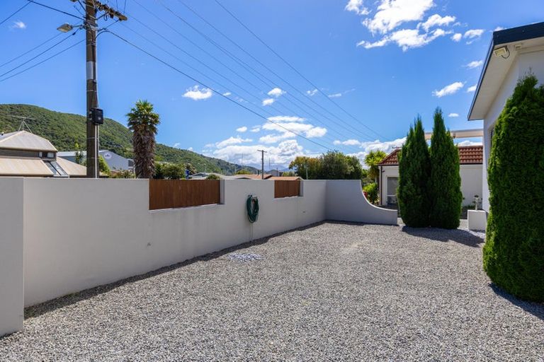 Photo of property in 29 Beach Road, Waikawa, Picton, 7220