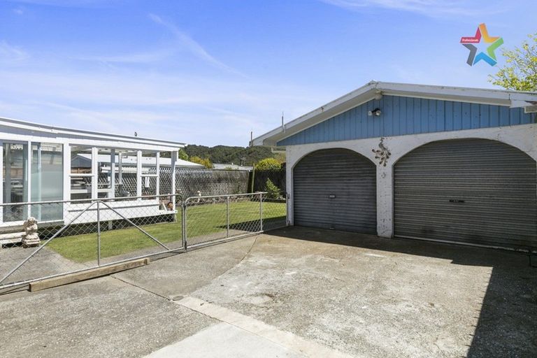 Photo of property in 33 Meremere Street, Wainuiomata, Lower Hutt, 5014