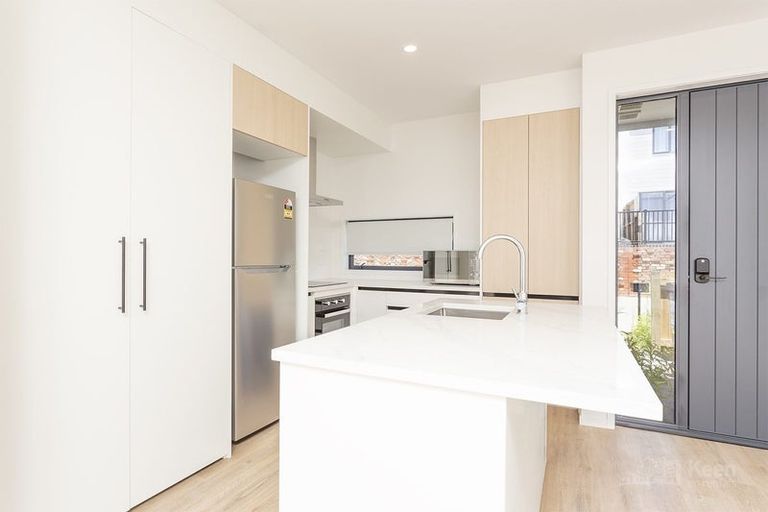 Photo of property in 8 Dorothy Thorpe Way, New Lynn, 0600