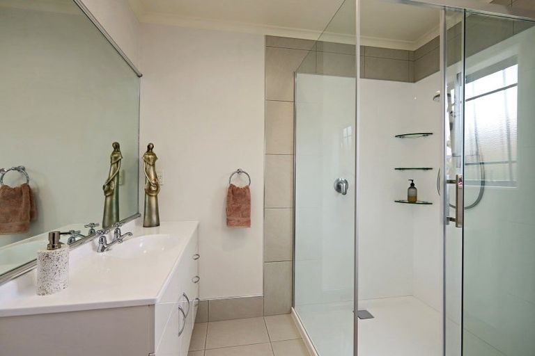 Photo of property in 150 Avenue Road, Greenmeadows, Napier, 4112