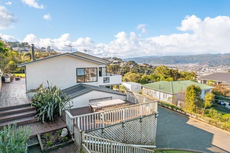 Photo of property in 117 Normandale Road, Normandale, Lower Hutt, 5010