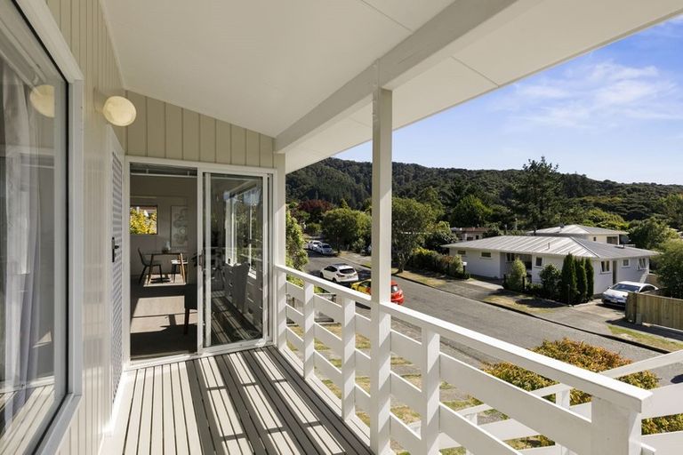 Photo of property in 43 Holland Street, Wainuiomata, Lower Hutt, 5014