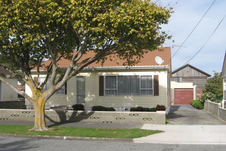 Photo of property in 20 Hall Crescent, Epuni, Lower Hutt, 5011