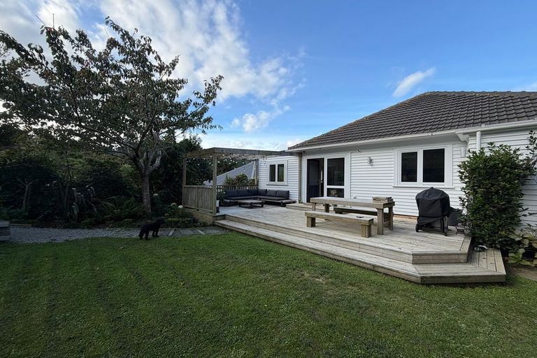 Photo of property in 43 Makara Road, Karori, Wellington, 6012