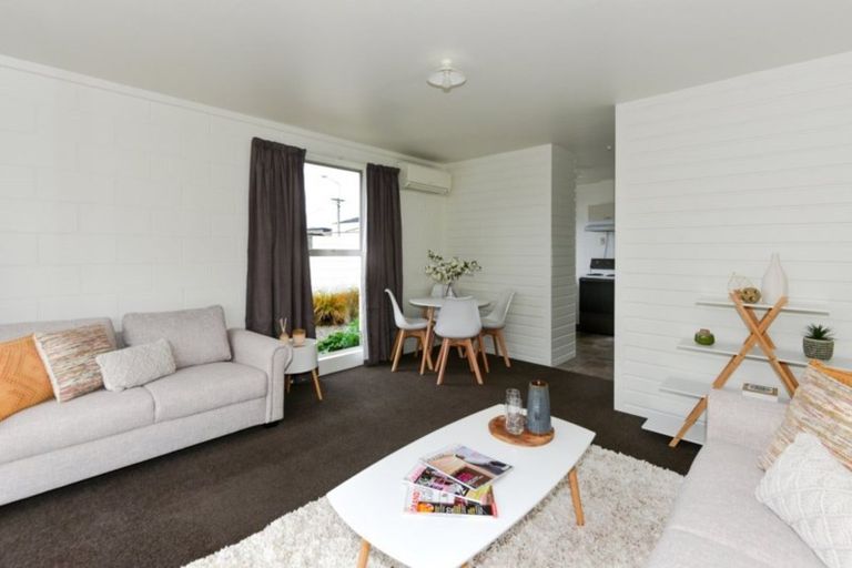 Photo of property in 2/73 Harewood Road, Papanui, Christchurch, 8053
