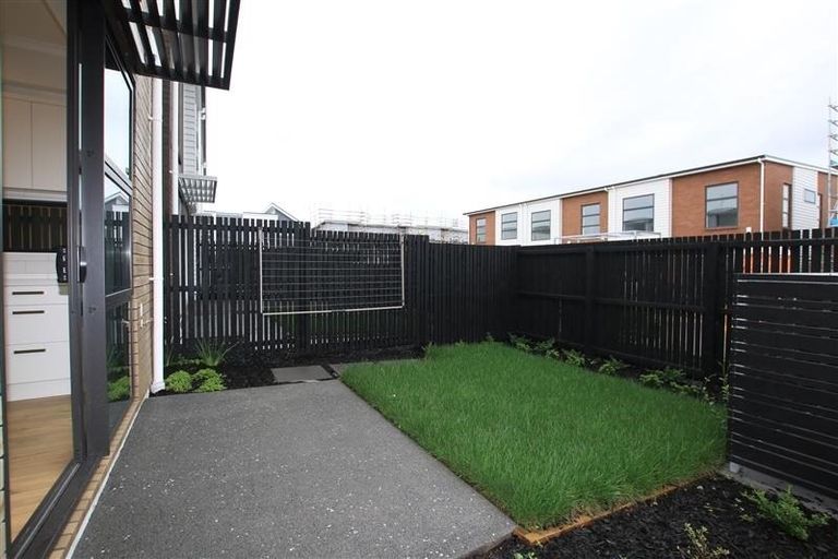 Photo of property in 3 Spotted Dove Road, Hobsonville, Auckland, 0616