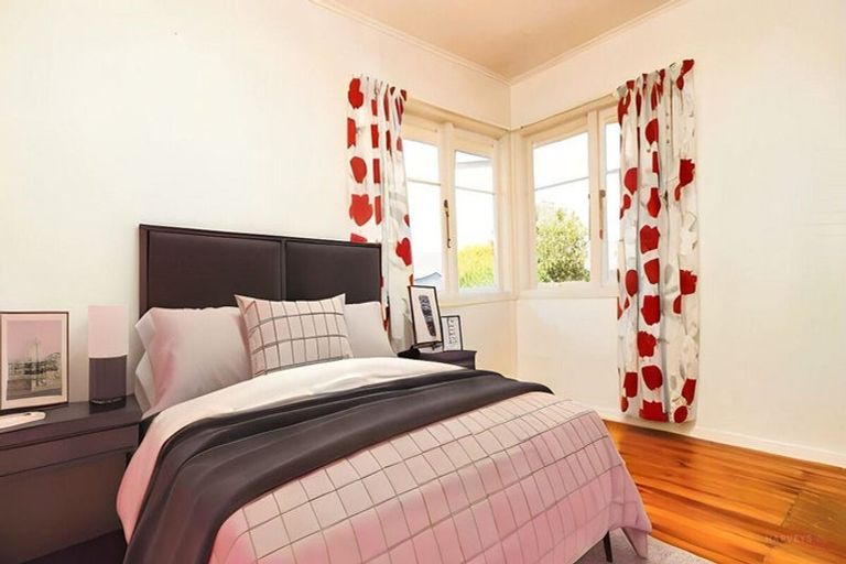 Photo of property in 48 Strid Road, Te Atatu South, Auckland, 0610