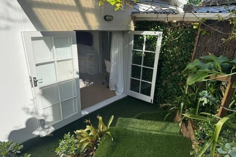 Photo of property in 36 Rame Road, Greenhithe, Auckland, 0632