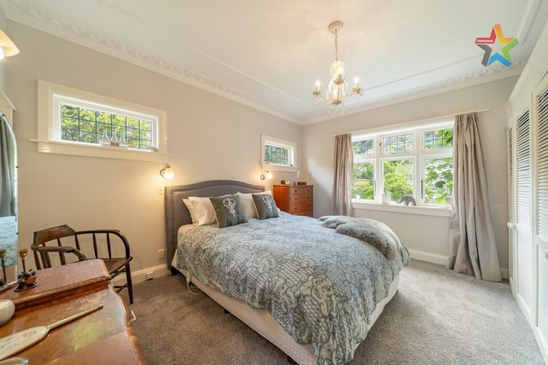 Photo of property in 1 Woodvale Grove, Fairfield, Lower Hutt, 5011