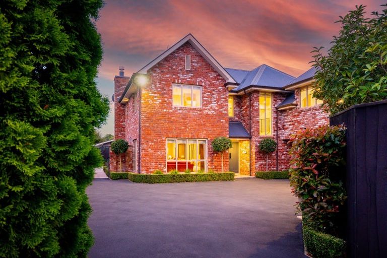 Photo of property in 16a Hadlow Place, Burnside, Christchurch, 8041