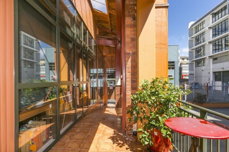 Photo of property in Courtenay Mews Apartments, 14u2 Alpha Street, Te Aro, Wellington, 6011