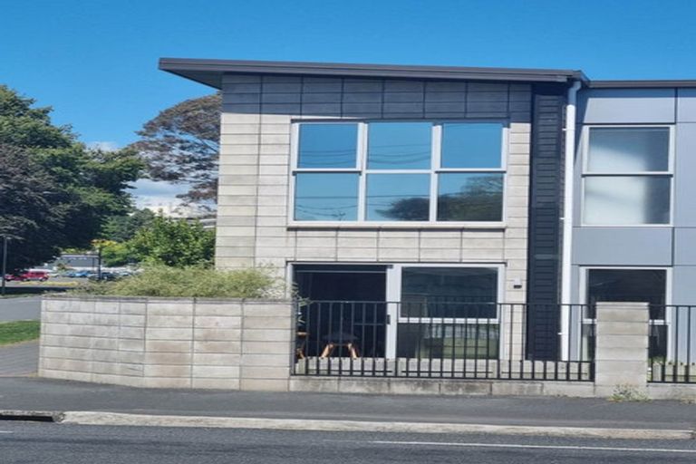 Photo of property in 10/100u Knighton Road, Hillcrest, Hamilton, 3216