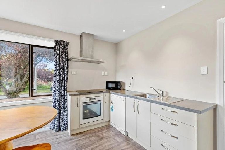 Photo of property in 42 Attlee Crescent, Bryndwr, Christchurch, 8053