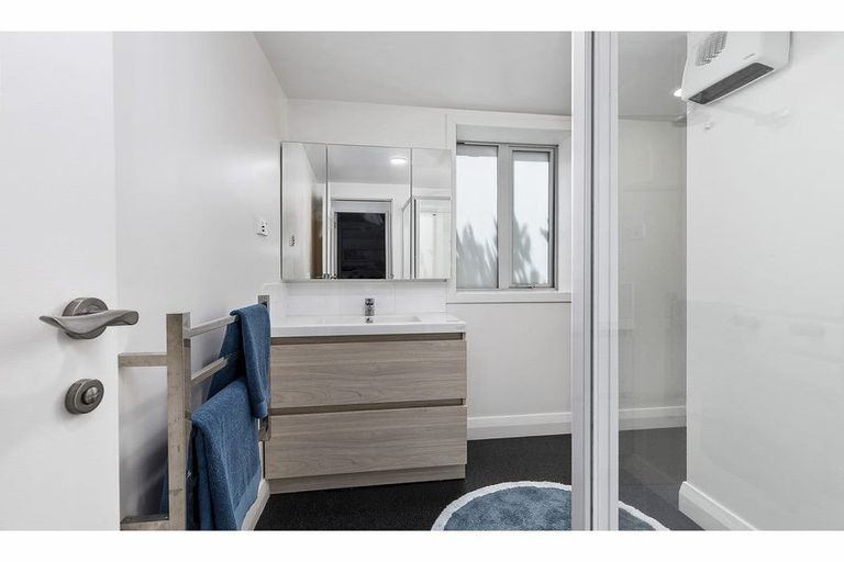 Photo of property in 26 Waru Street, Khandallah, Wellington, 6035