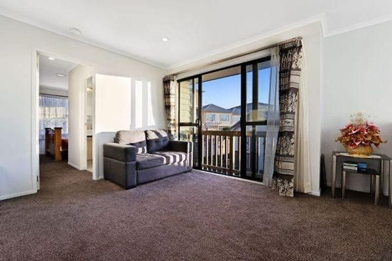 Photo of property in 18 Hirimate Place, Flat Bush, Auckland, 2019