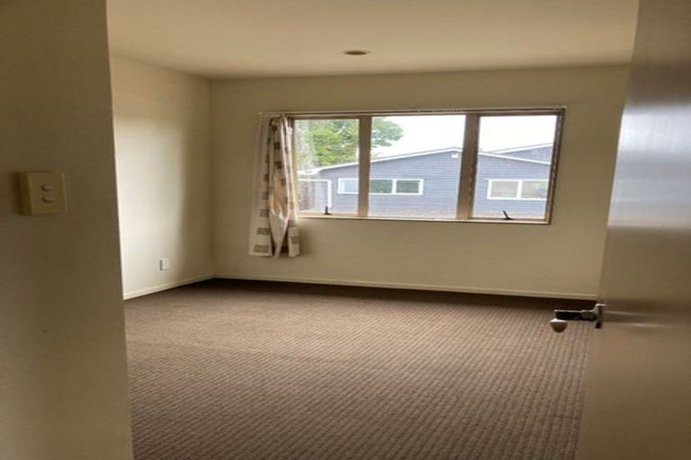 Photo of property in 27a Captain Scott Road, Glen Eden, Auckland, 0602