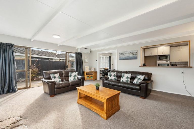 Photo of property in 18 Chippendale Crescent, Highbury, Palmerston North, 4412