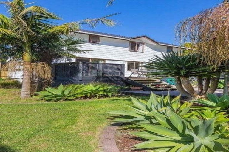 Photo of property in 2/26 Capilano Place, Glenfield, Auckland, 0629