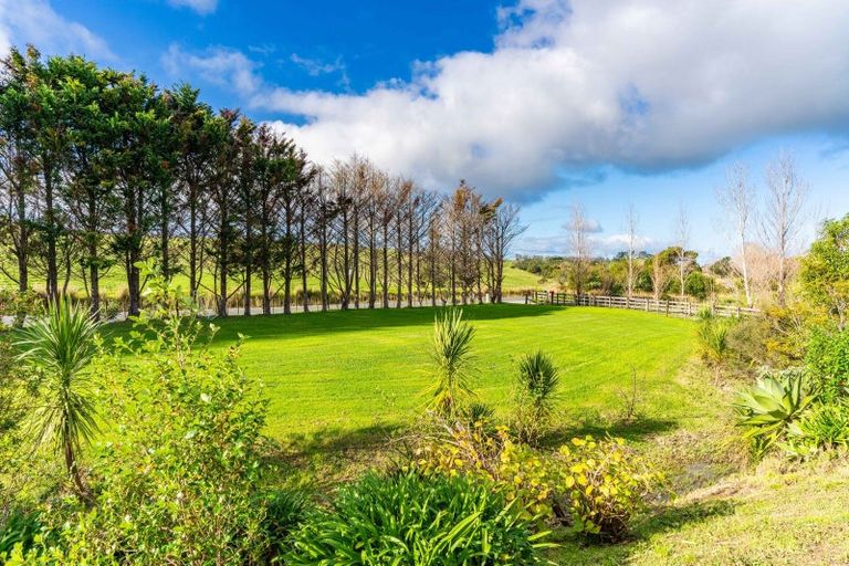 Photo of property in 171 Tara Road, Mangawhai, 0573
