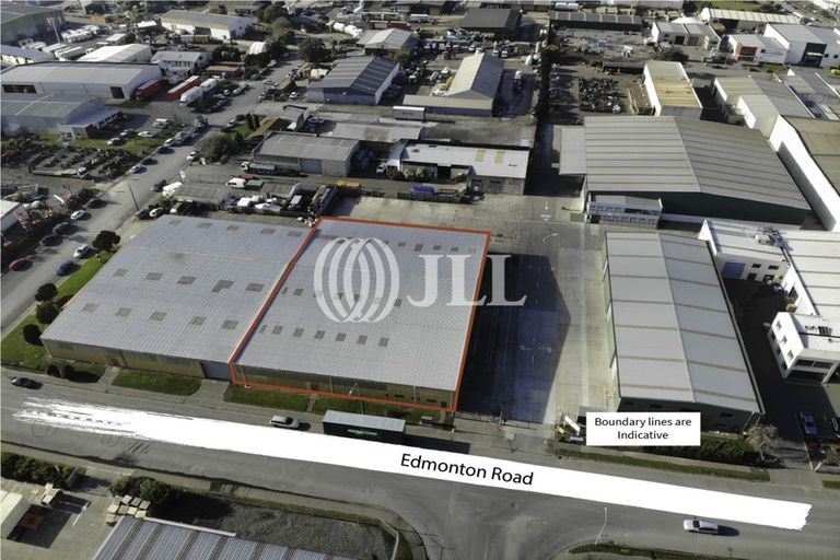 Photo of property in 37 Edmonton Road, Henderson, Auckland, 0612