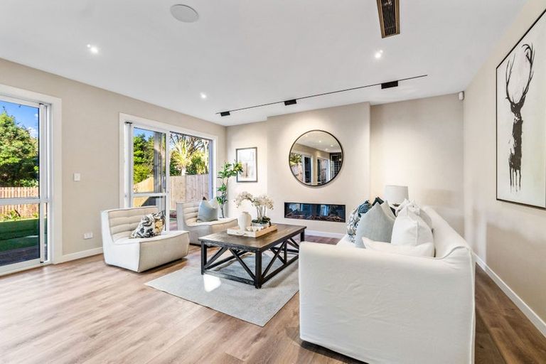Photo of property in 9c Olwyn Place, Greenhithe, Auckland, 0632