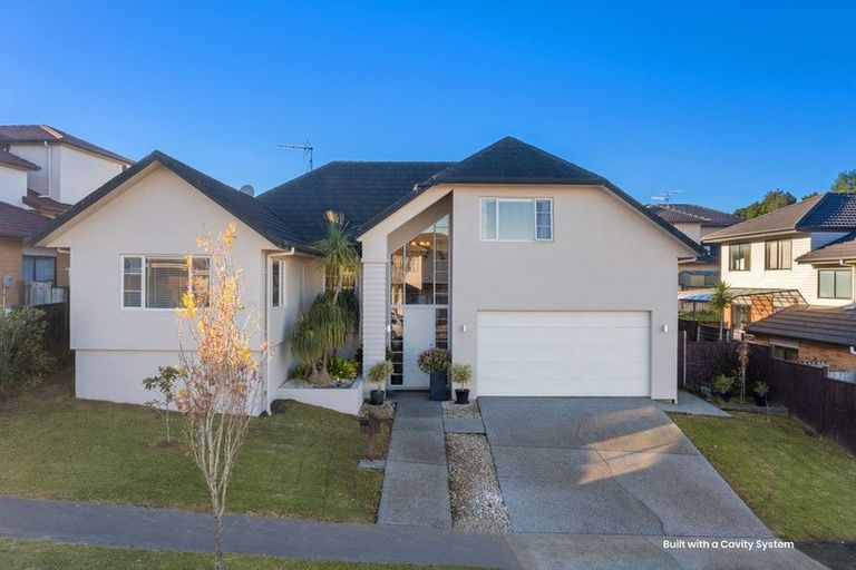 Photo of property in 5 Chateau Rise, Flat Bush, Auckland, 2016