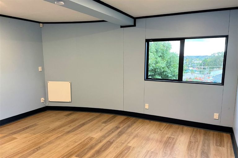 Photo of property in 75 Churchill Drive, Taradale, Napier, 4112