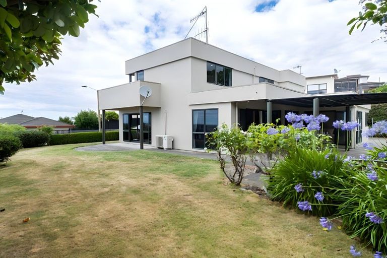 Photo of property in 84 Churchill Drive, Taradale, Napier, 4112