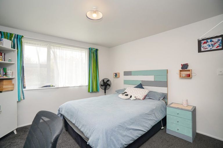 Photo of property in 64 Watt Road, Otatara, Invercargill, 9879