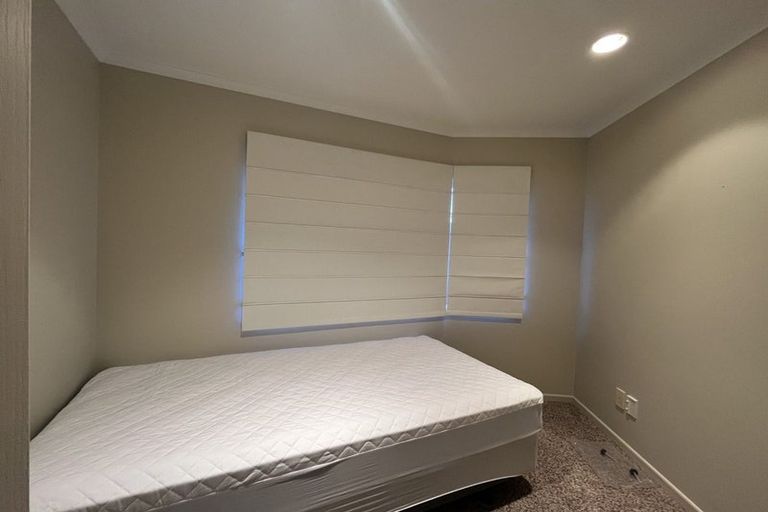 Photo of property in 15 Del Mar Place, Merrilands, New Plymouth, 4312