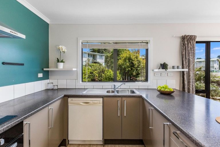 Photo of property in 9 Beauzami Crescent, Ascot Park, Porirua, 5024
