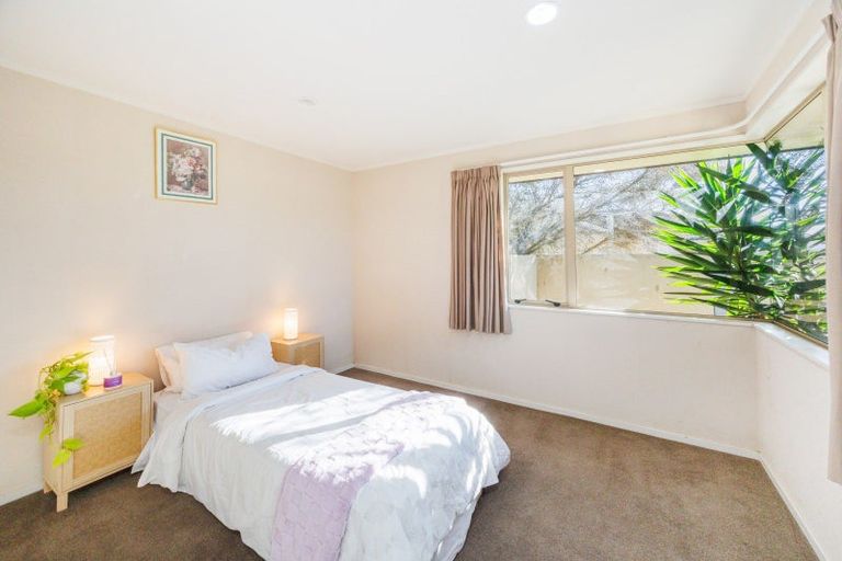 Photo of property in 21 Cleveland Heights, Kelvin Grove, Palmerston North, 4414