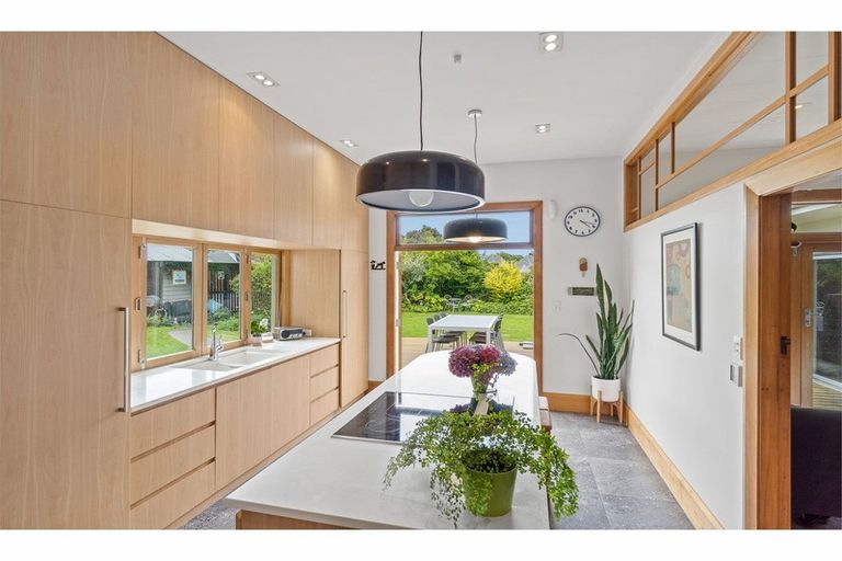 Photo of property in 53 Beckford Road, Saint Martins, Christchurch, 8022