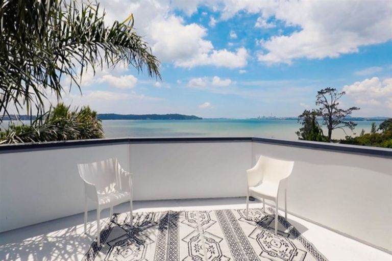 Photo of property in 66 Spinnaker Drive, Te Atatu Peninsula, Auckland, 0610