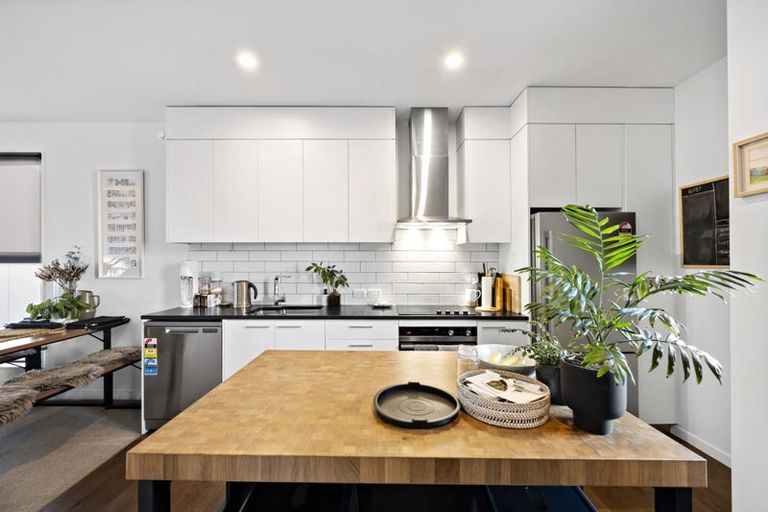 Photo of property in 20u3 Trent Street, Island Bay, Wellington, 6023