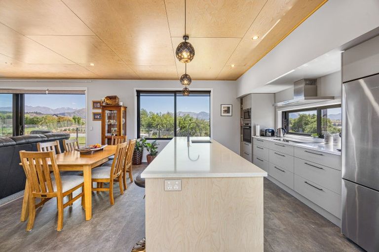 Photo of property in 6 Nokomai Street, Wanaka, 9305